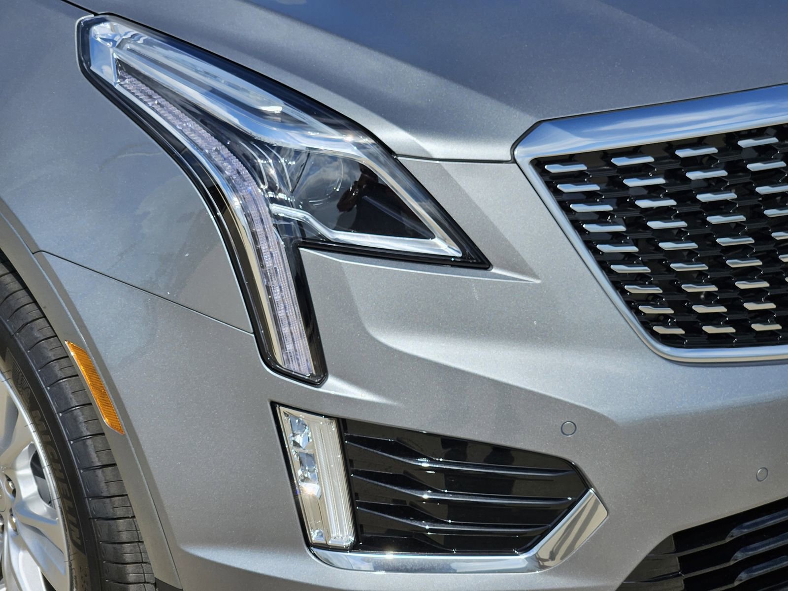 New 2026 Cadillac XT5 Luxury image 9