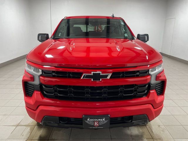Used 2023 Chevrolet Silverado 1500 RST AWD/4WD image 2