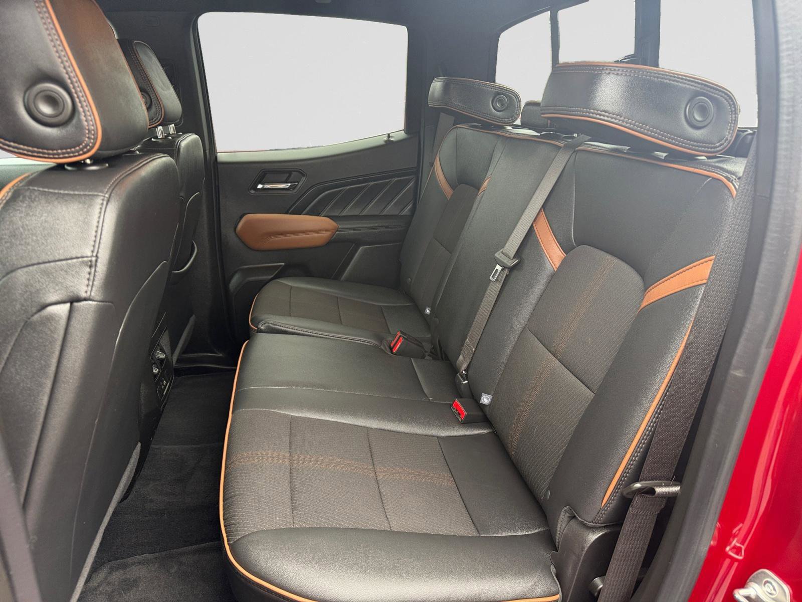 Used 2024 GMC Canyon AT4 image 13