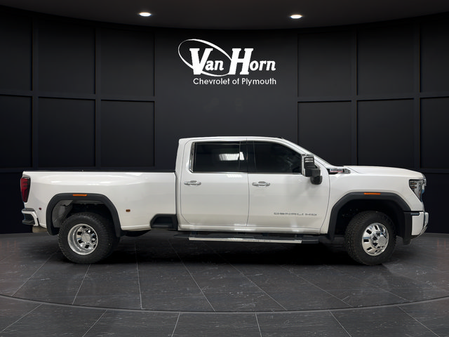 Used 2024 GMC Sierra 3500 Denali w/ Denali Reserve Package AWD/4WD image 8