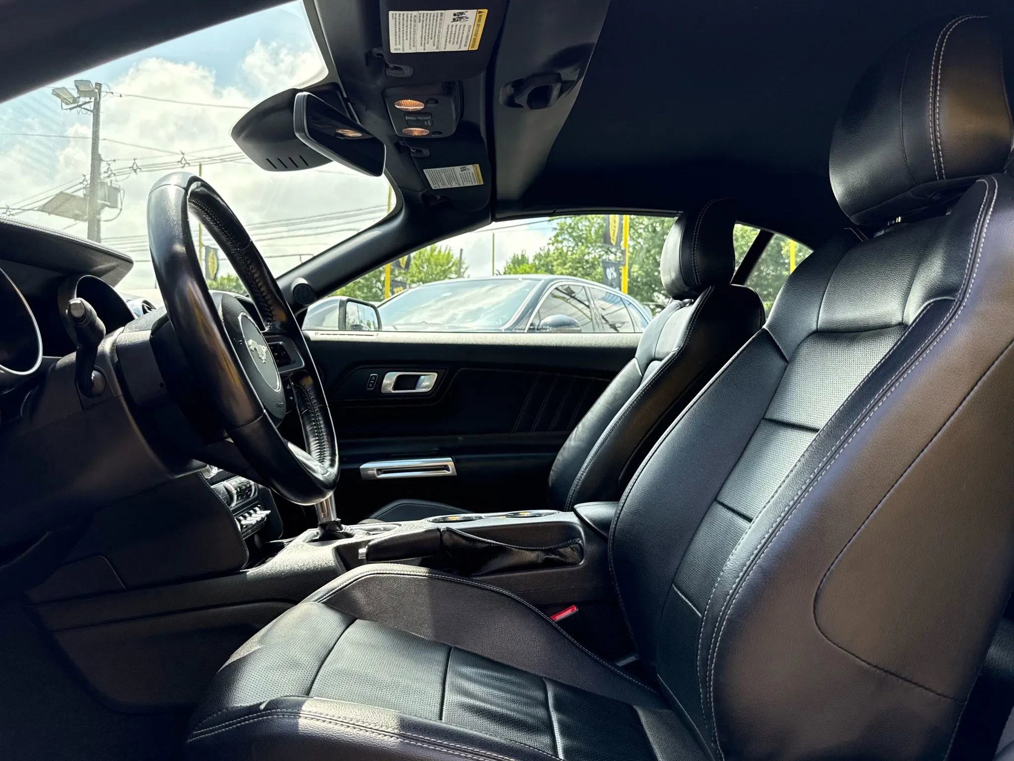 Used 2022 Ford Mustang Premium image 14