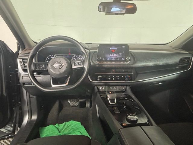 Used 2023 Nissan Rogue S image 27