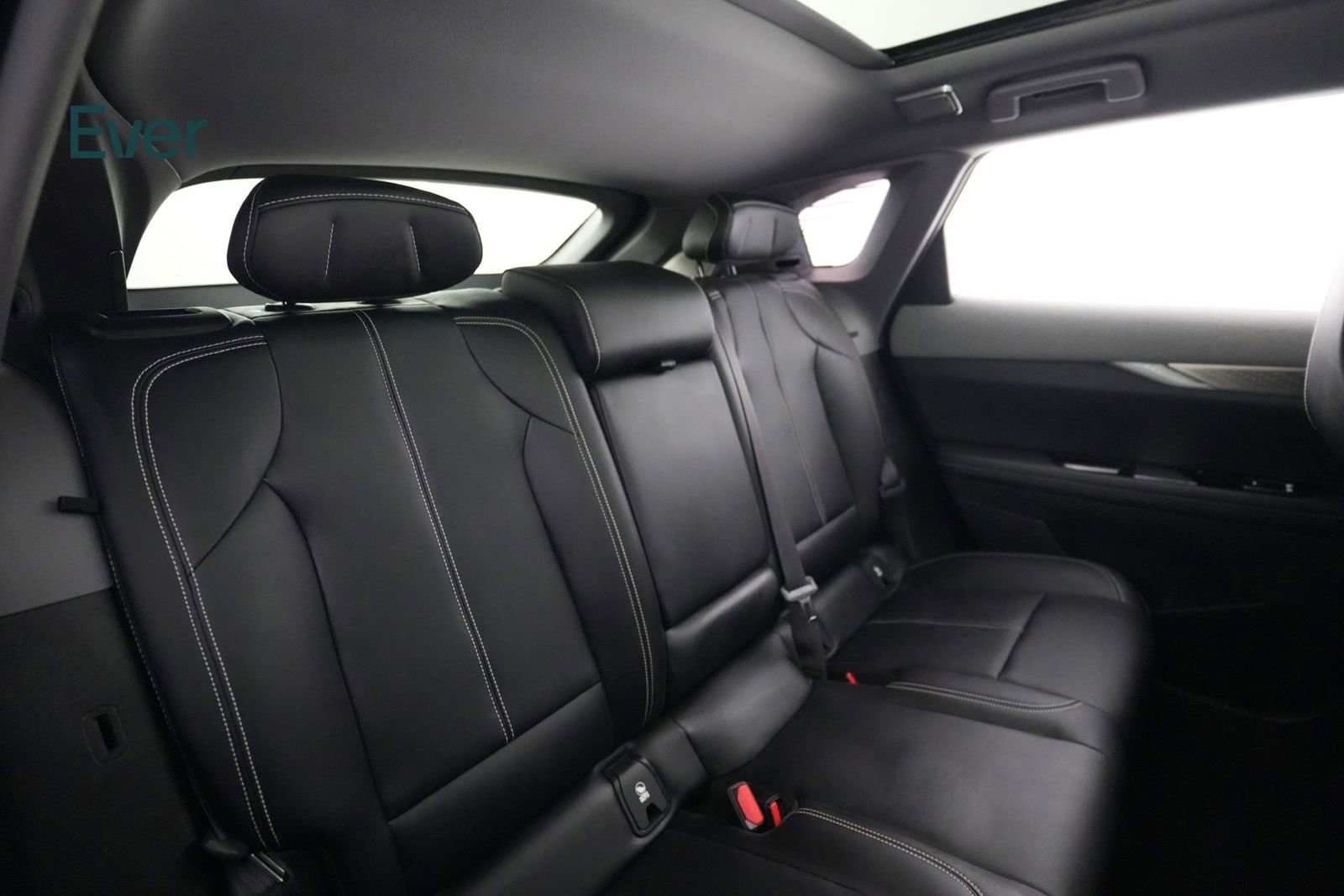Used 2025 Cadillac Optiq Luxury 1 AWD/4WD image 5