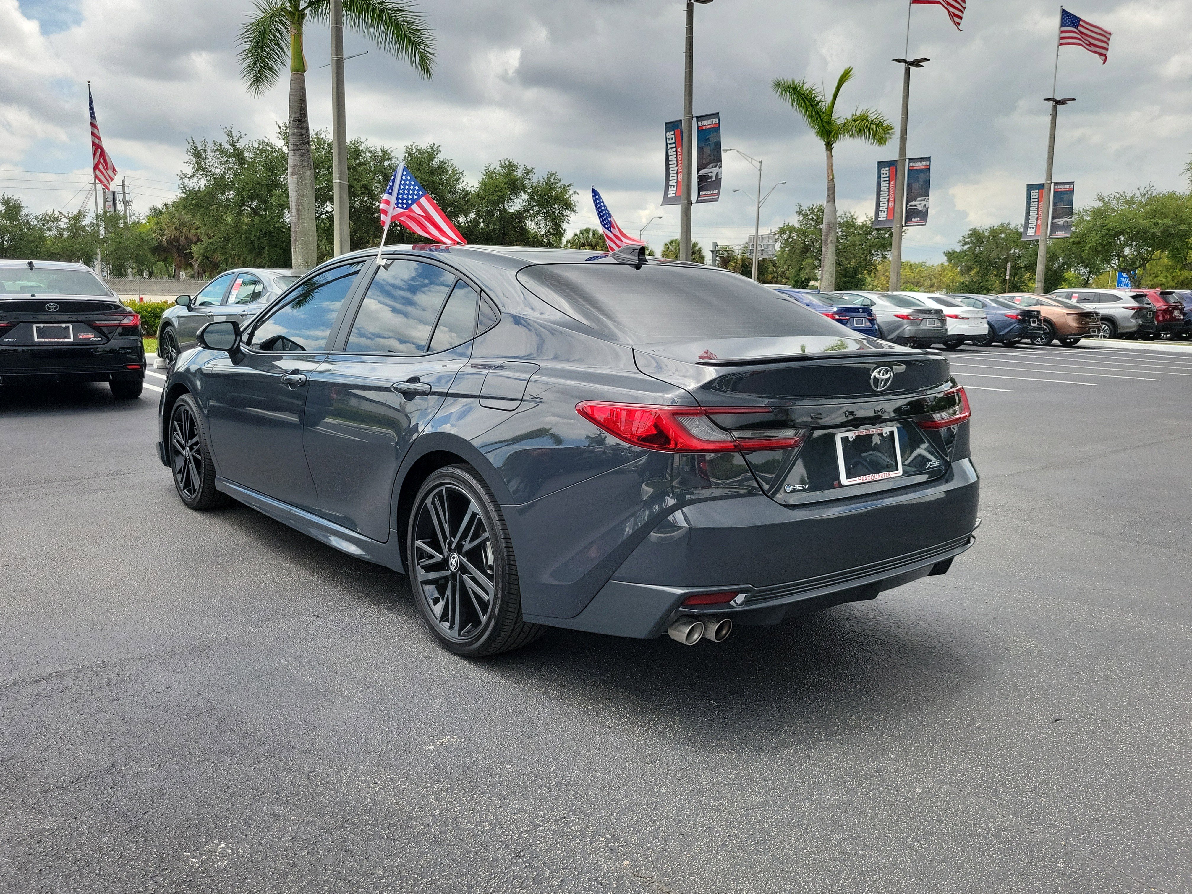 Used 2025 Toyota Camry XSE FWD image 9