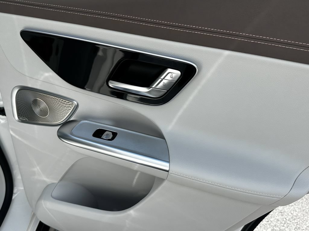 New 2027 Mercedes-Benz EQE 320+ SUV image 19