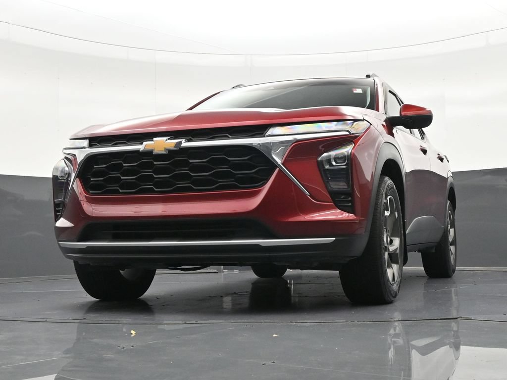 Used 2024 Chevrolet Trax LT FWD image 36