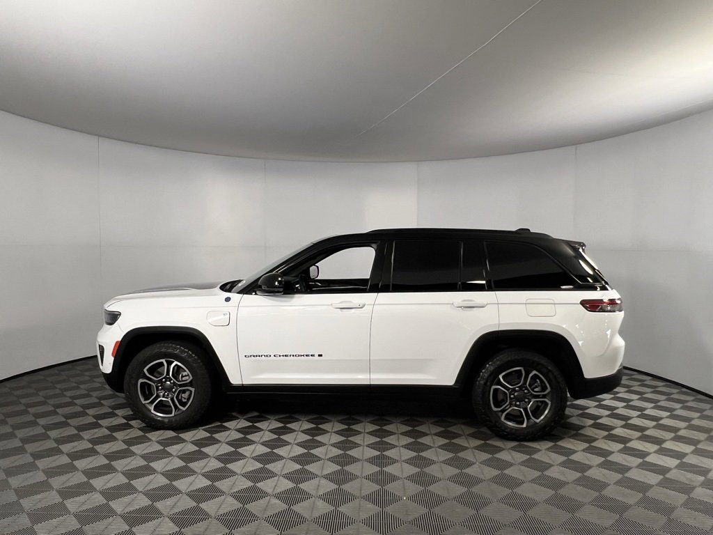 Used 2023 Jeep Grand Cherokee Trailhawk w/ Advanced Protech Group II image 9