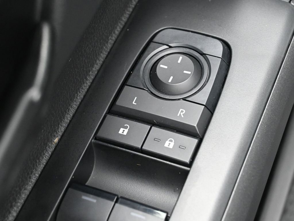 Certified 2025 Toyota Tacoma SR5 AWD/4WD image 14