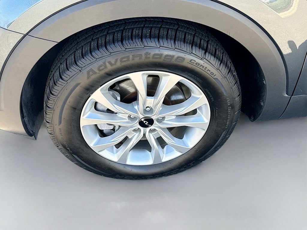 Used 2022 Kia Telluride LX image 25