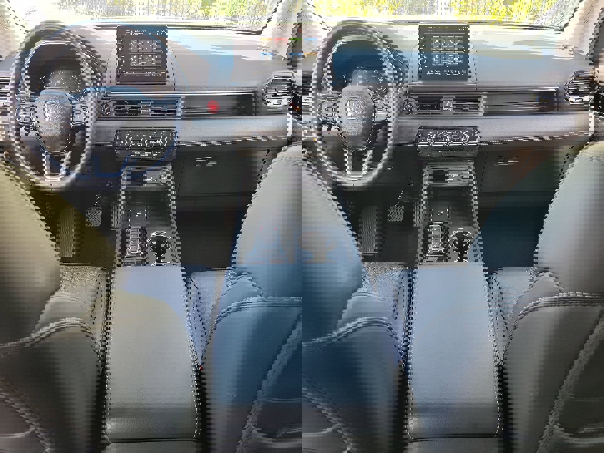 Used 2025 Honda Pilot Touring image 13