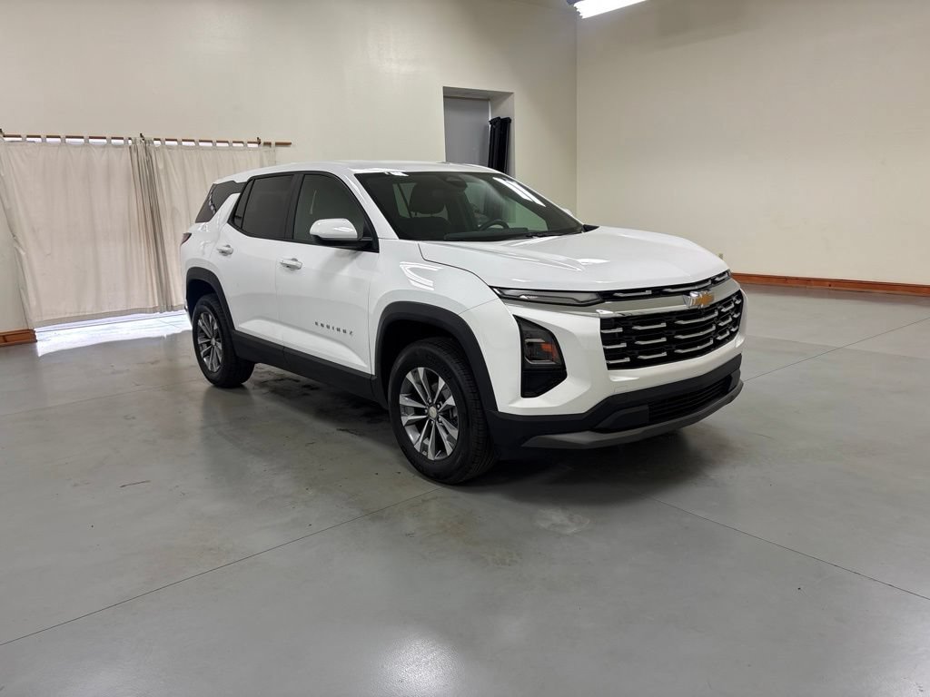 Used 2026 Chevrolet Equinox LT AWD/4WD image 2