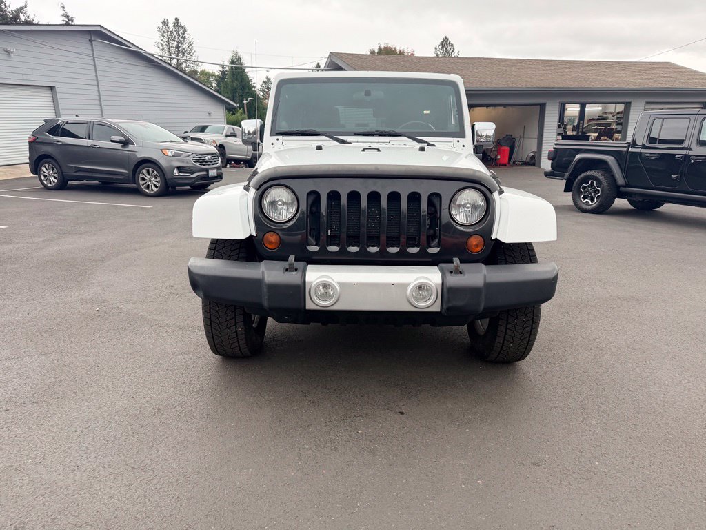 Used 2012 Jeep Wrangler Unlimited Sahara w/ Dual Top Group AWD/4WD image 8