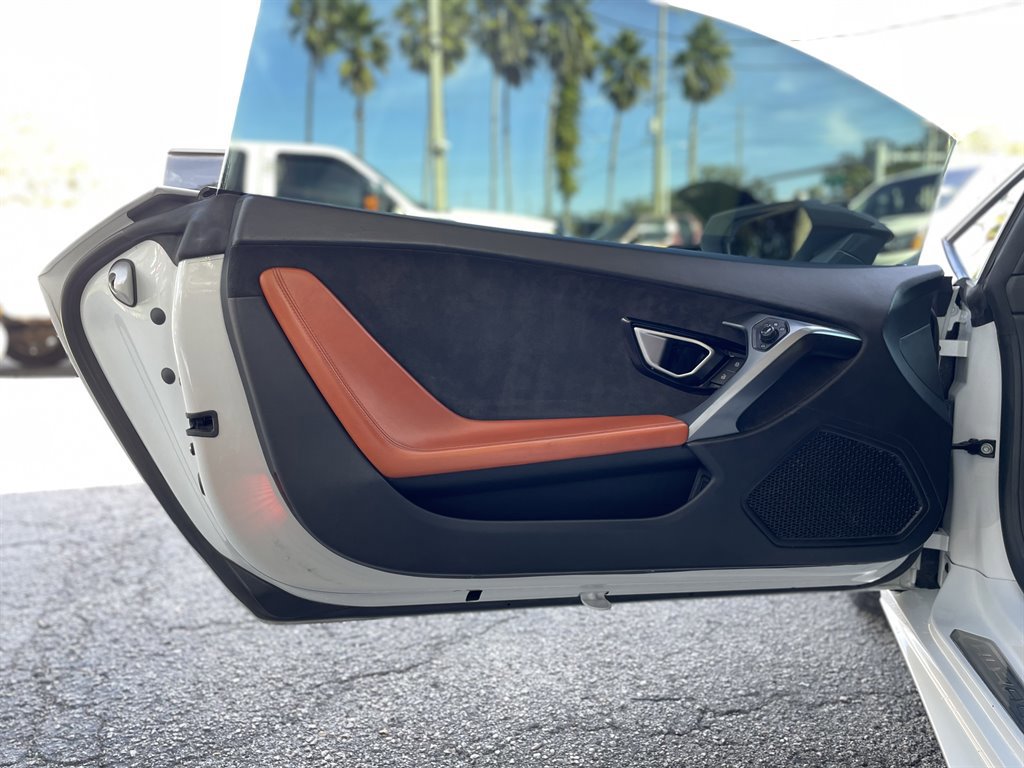 Used 2015 Lamborghini Huracan LP 610-4 image 39