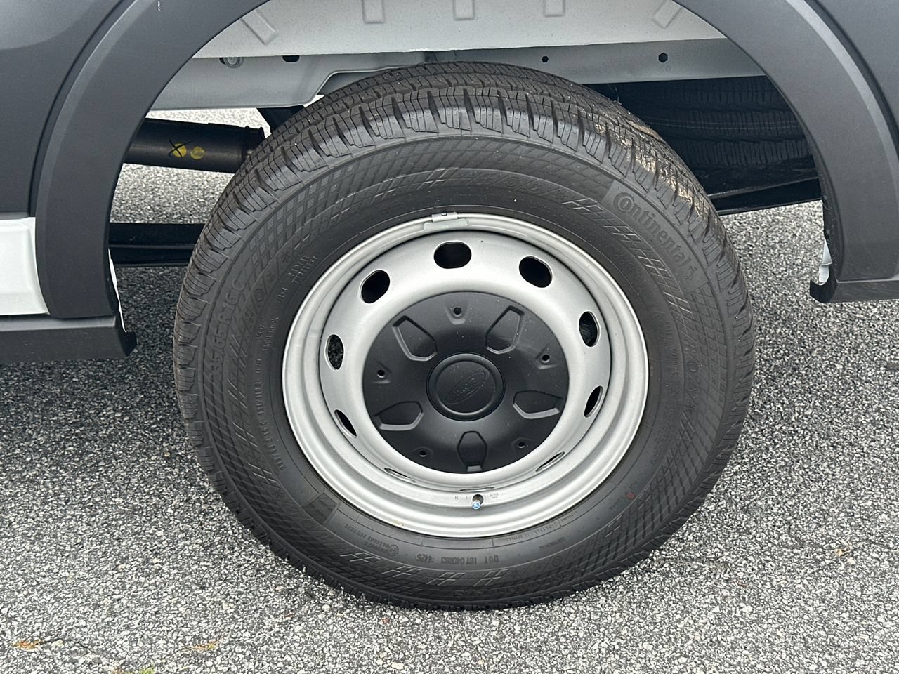 New 2026 Ford Transit 250 148 Medium Roof w/ Load Area Protection Package RWD image 22