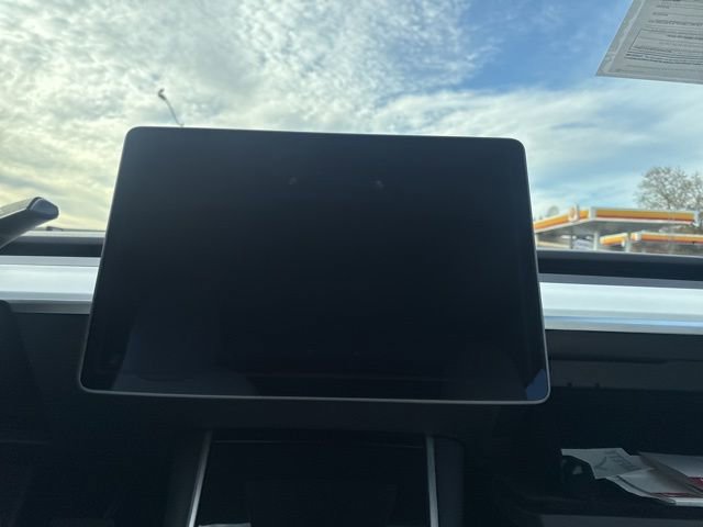 Used 2019 Tesla Model 3 Standard Range image 10