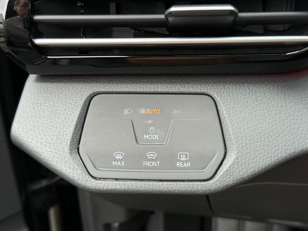 Certified 2023 Volkswagen ID.4 Pro AWD/4WD image 14