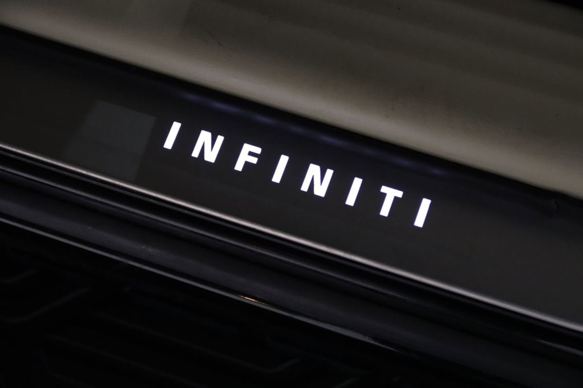 Used 2024 INFINITI QX80 Sensory AWD/4WD image 28