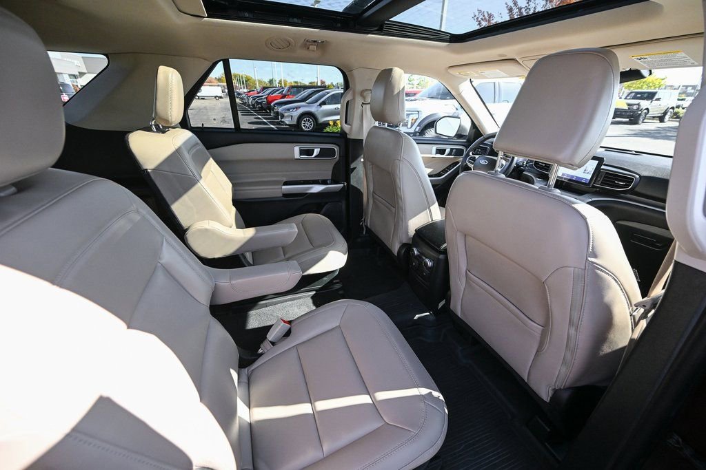 Certified 2023 Ford Explorer XLT w/ Equipment Group 202A image 29