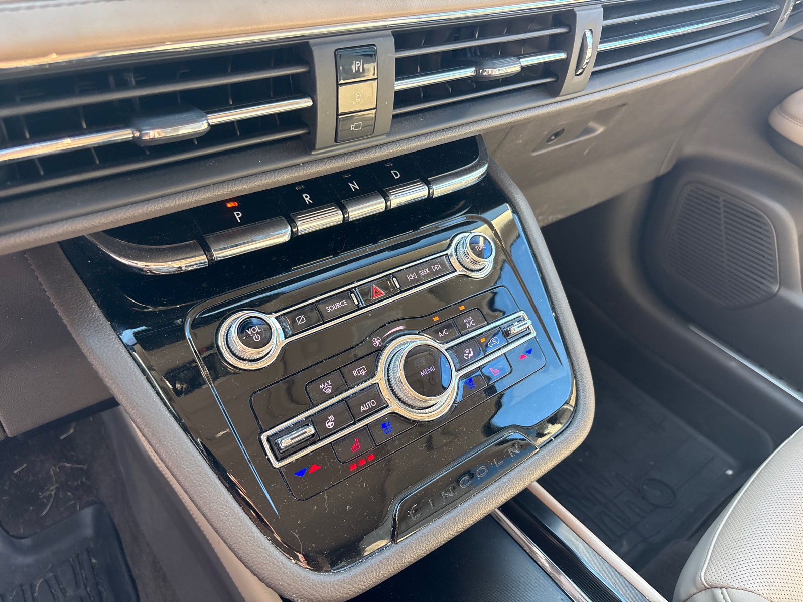 Used 2022 Lincoln Corsair Reserve FWD image 22