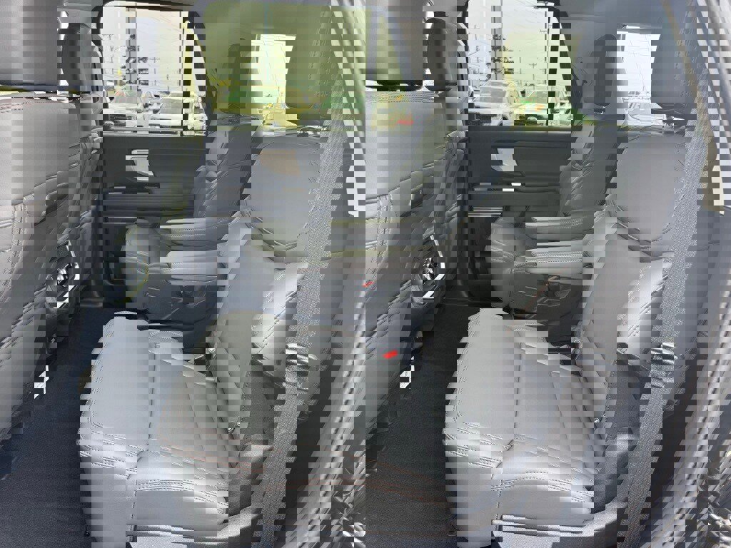 New 2025 Ford Expedition Active image 34