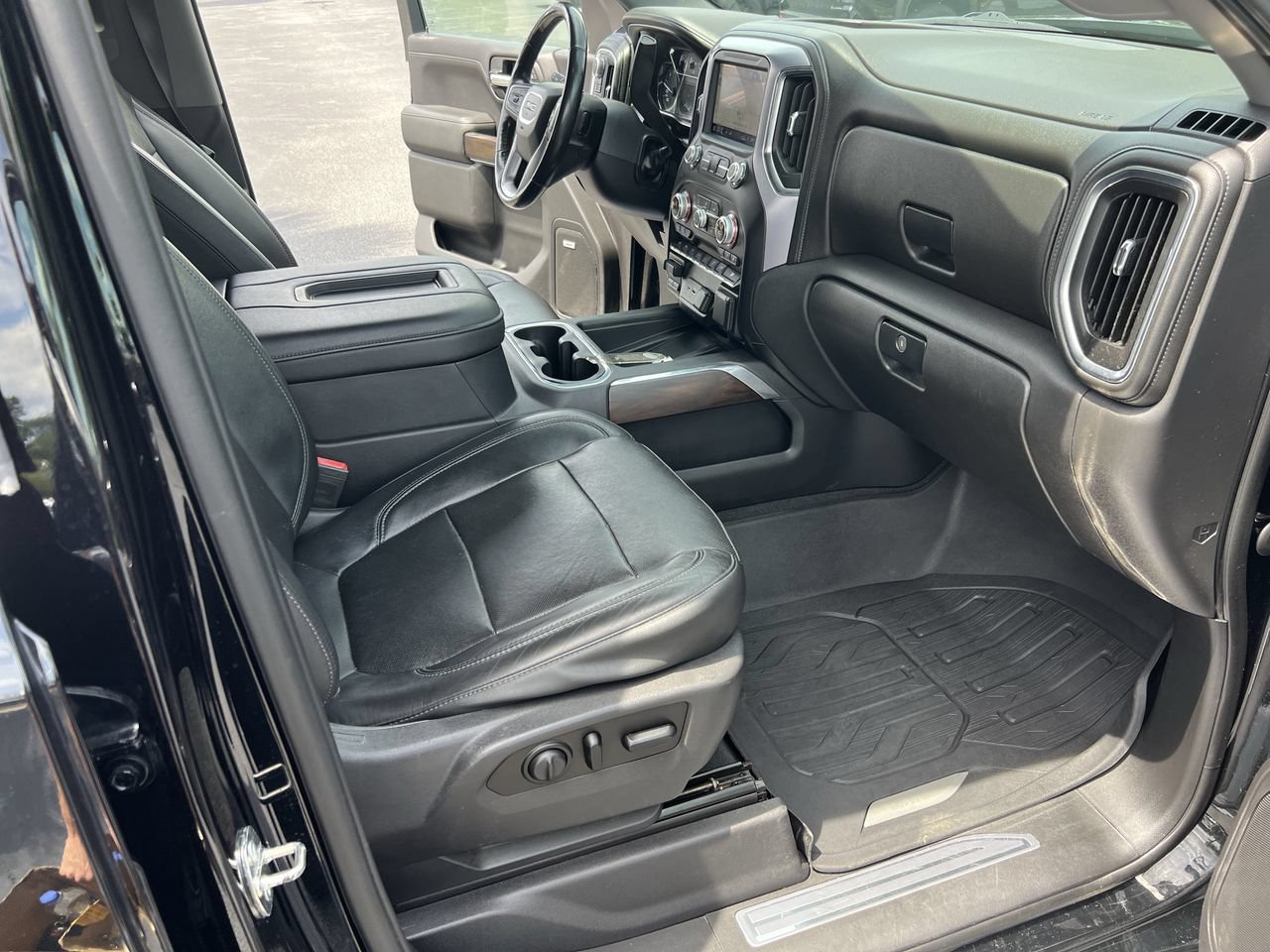 Used 2019 GMC Sierra 1500 SLT w/ SLT Premium Plus Package AWD/4WD image 34