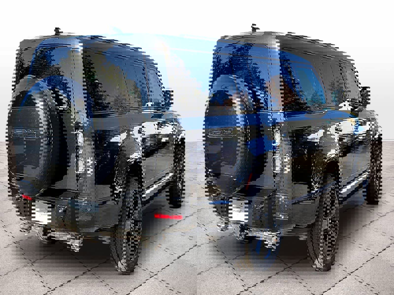 New 2025 Land Rover Defender 130 V8 image 4