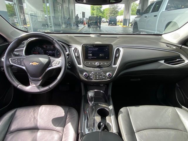Used 2022 Chevrolet Malibu LT w/ Leather Package FWD image 16