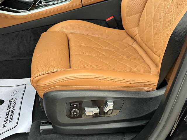 Used 2025 BMW X5 xDrive40i w/ Premium Package AWD/4WD image 13