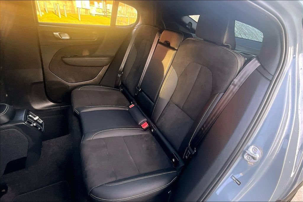 Certified 2023 Volvo C40 P8 Recharge Plus w/ Climate Package AWD/4WD image 35