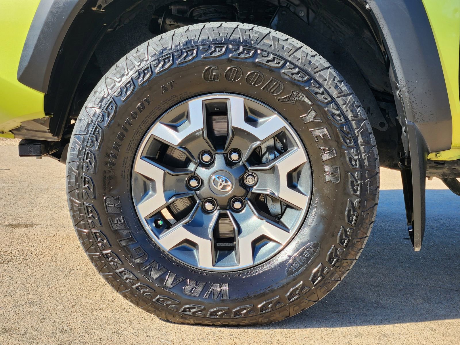 Used 2023 Toyota Tacoma TRD Off-Road image 14