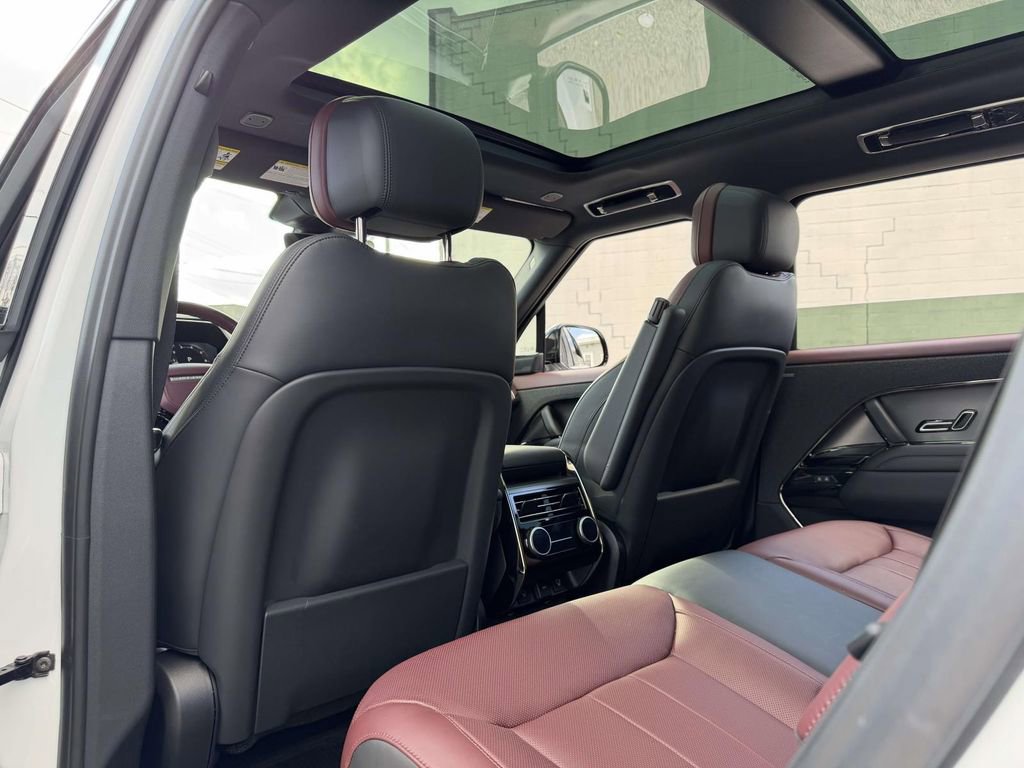Used 2025 Land Rover Range Rover Sport Dynamic SE AWD/4WD image 22