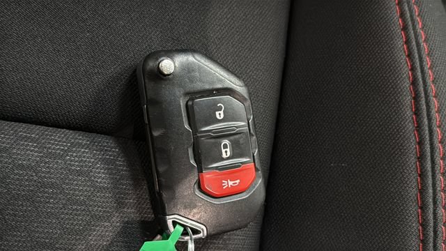 Used 2021 Jeep Wrangler Unlimited Rubicon AWD/4WD image 19