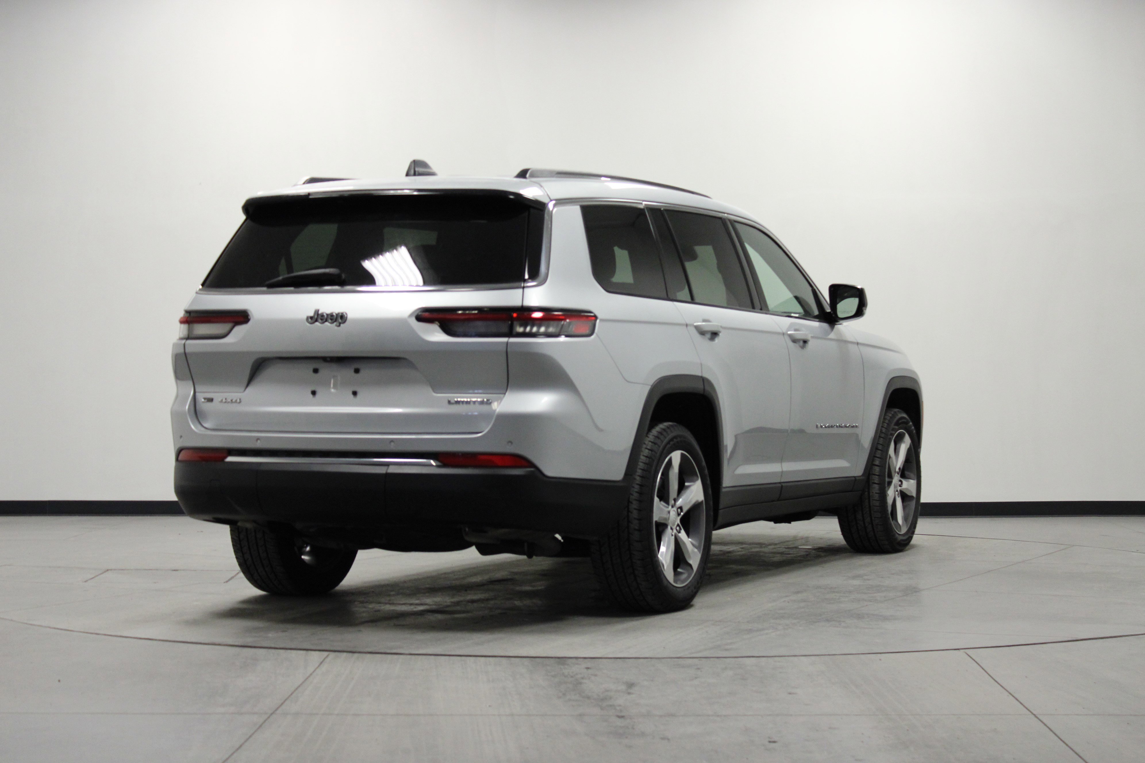 Used 2021 Jeep Grand Cherokee L Limited w/ Trailer Tow Group (B) image 4