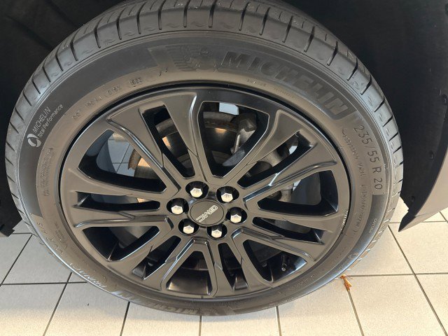 Used 2023 GMC Acadia SLE w/ Driver Convenience Package image 9