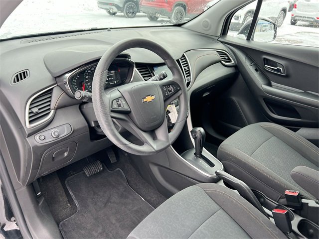 Used 2022 Chevrolet Trax LS w/ Tint and Cruise Package image 10