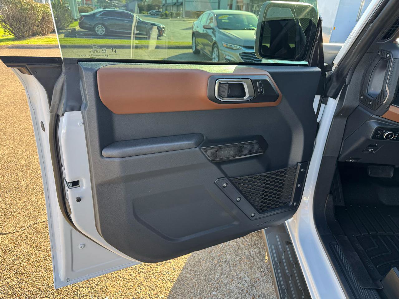 Used 2024 Ford Bronco Outer Banks w/ Sasquatch Package image 16