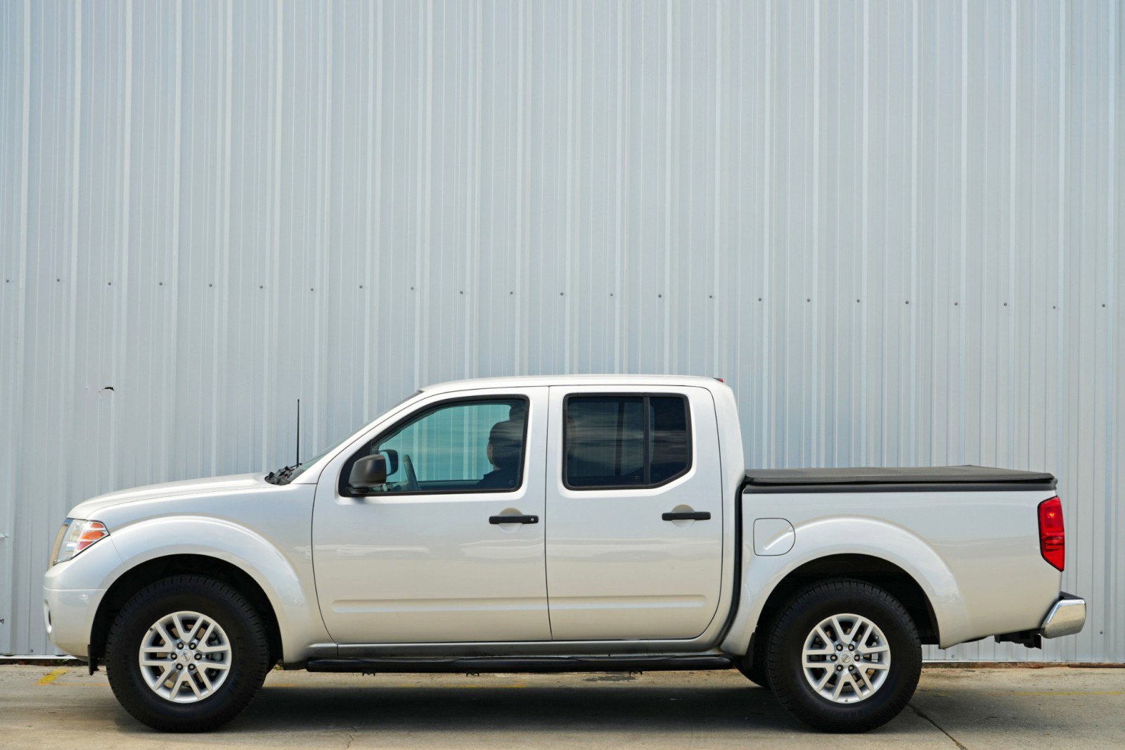 Used 2019 Nissan Frontier SV image 39