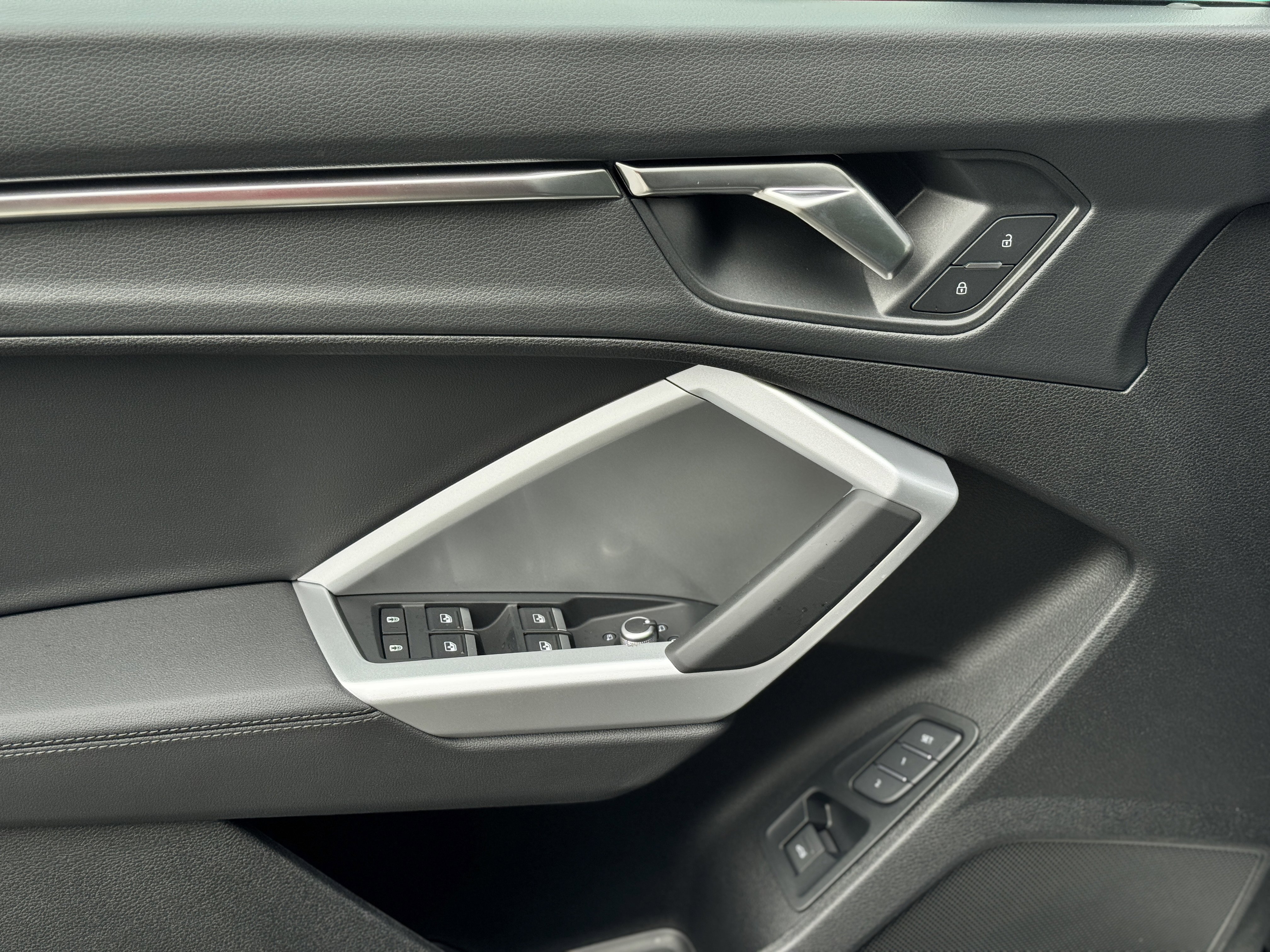 New 2025 Audi Q3 2.0T Premium image 15