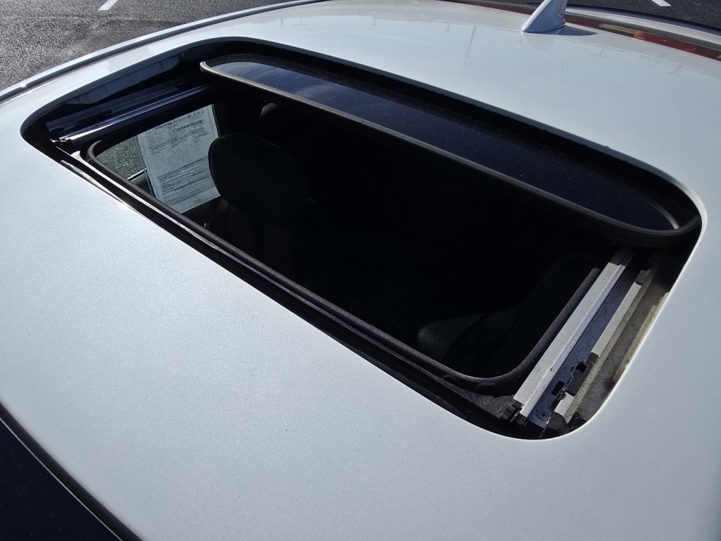 Used 2017 Honda Civic EX-L image 3