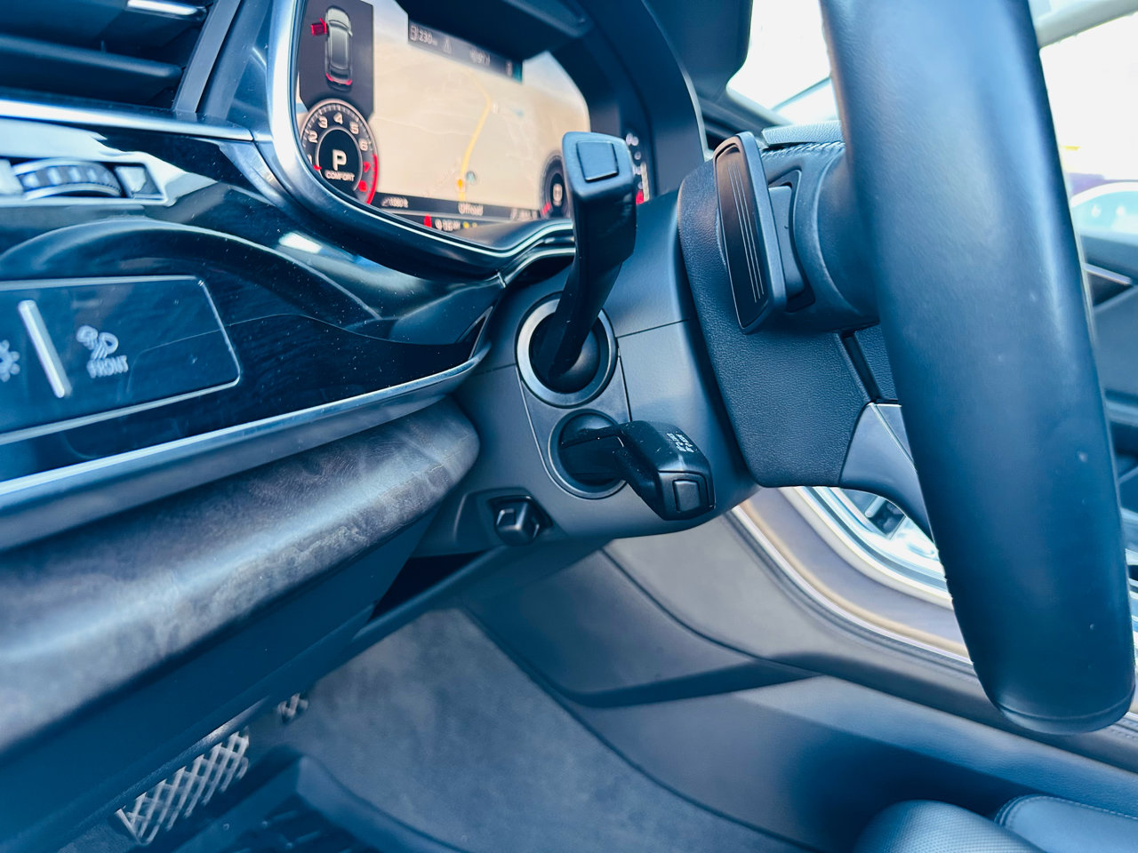 Used 2019 Audi Q8 Prestige image 25