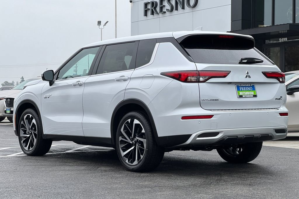 New 2025 Mitsubishi Outlander SE image 7