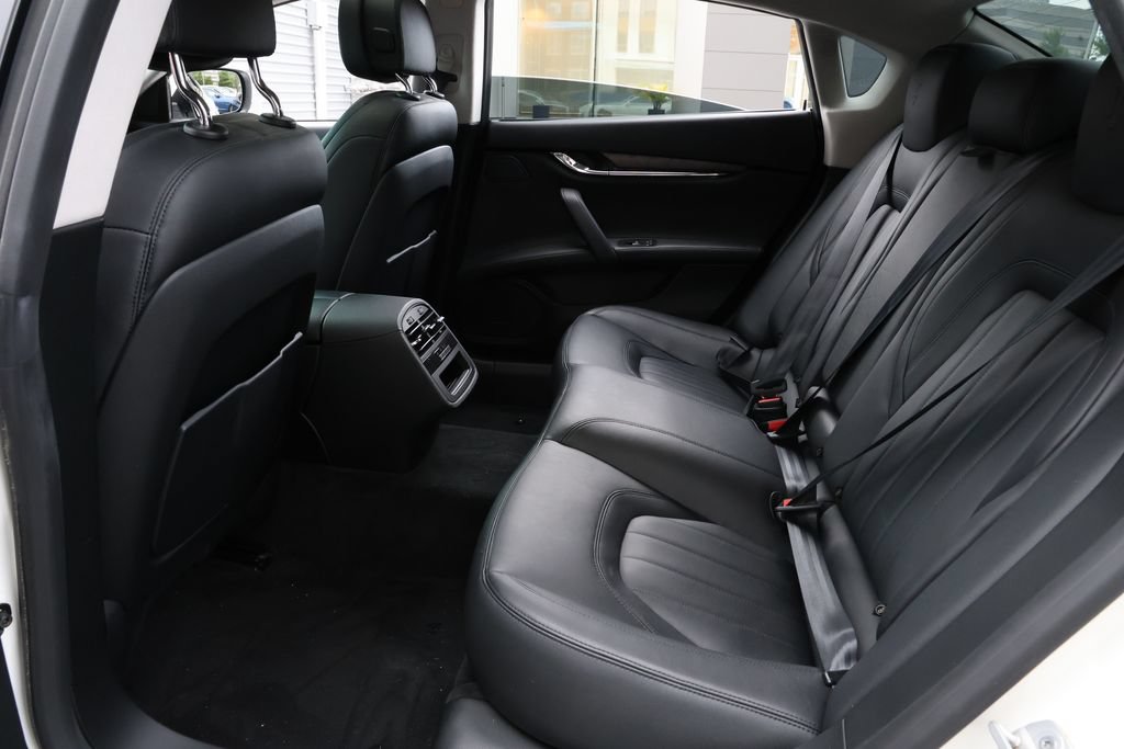 Used 2016 Maserati Quattroporte S Q4 AWD/4WD image 18