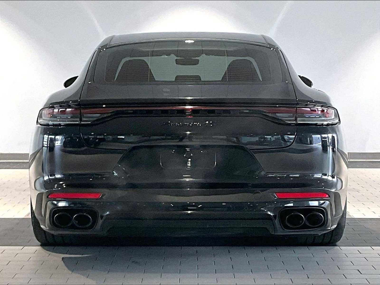 Used 2023 Porsche Panamera 4S image 9