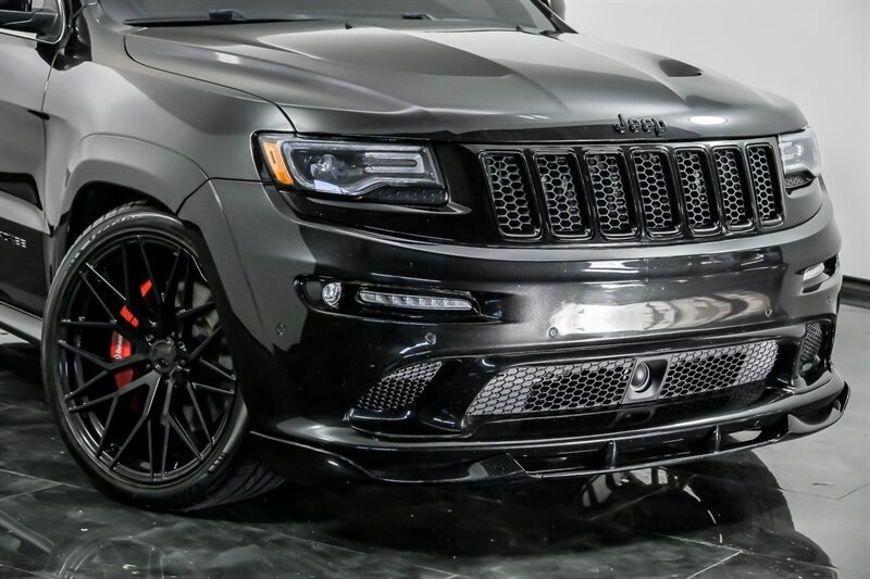 Used 2015 Jeep Grand Cherokee SRT w/ Quick Order Package 26J AWD/4WD image 2