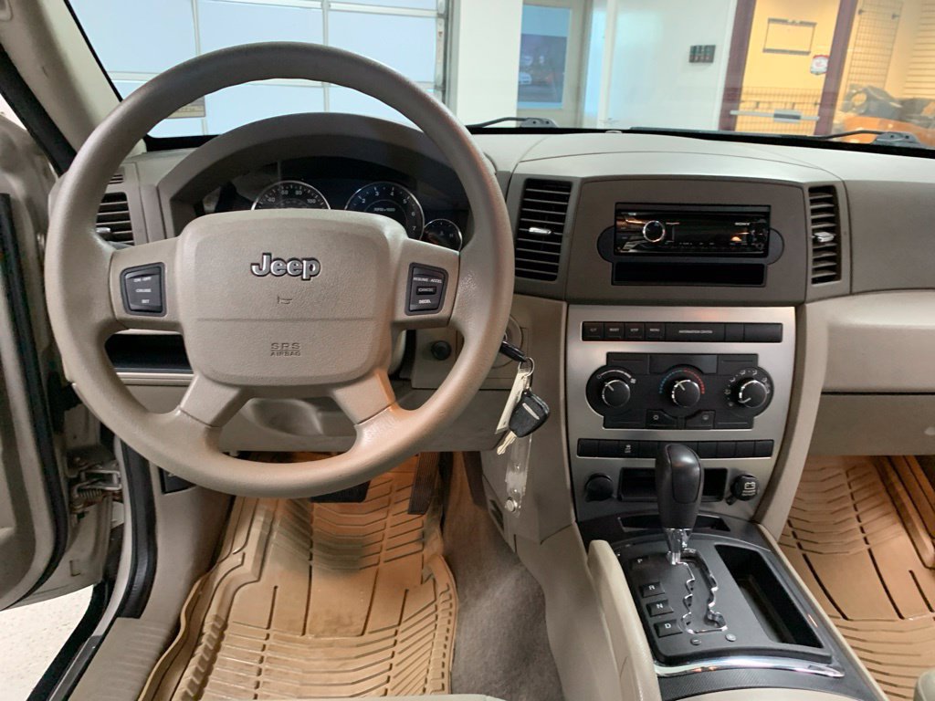Used 2007 Jeep Grand Cherokee Laredo RWD image 13