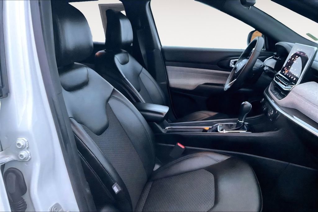 Used 2024 Jeep Compass Latitude image 7