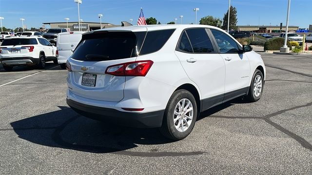 Used 2021 Chevrolet Equinox LS w/ LS Convenience Package FWD image 3