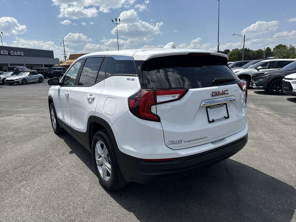 Used 2024 GMC Terrain SLE FWD image 12