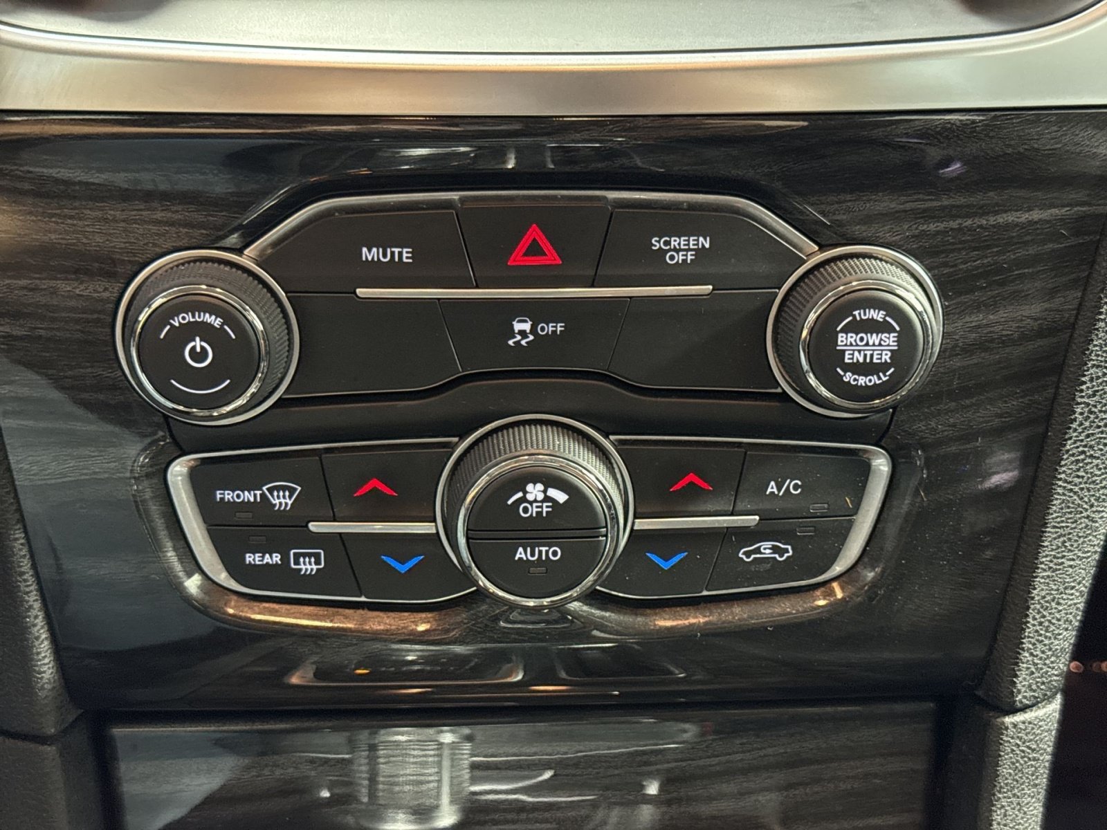 Used 2019 Chrysler 300 Touring w/ Sport Appearance Package RWD image 22