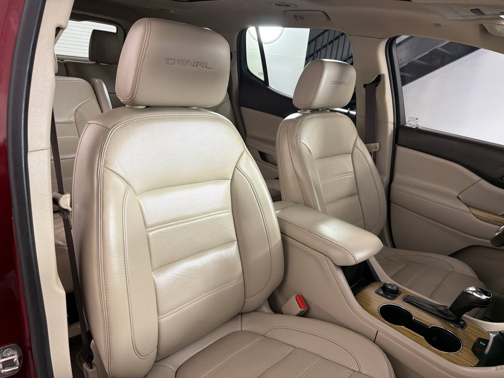 Used 2017 GMC Acadia Denali w/ Technology Package FWD image 27